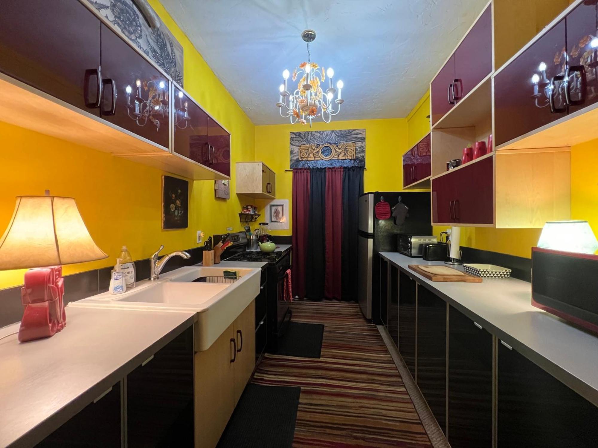 Space Castle: A 1950S Gas Station Transformed Into An Art Themed Wonderland Truth or Consequences Exterior photo