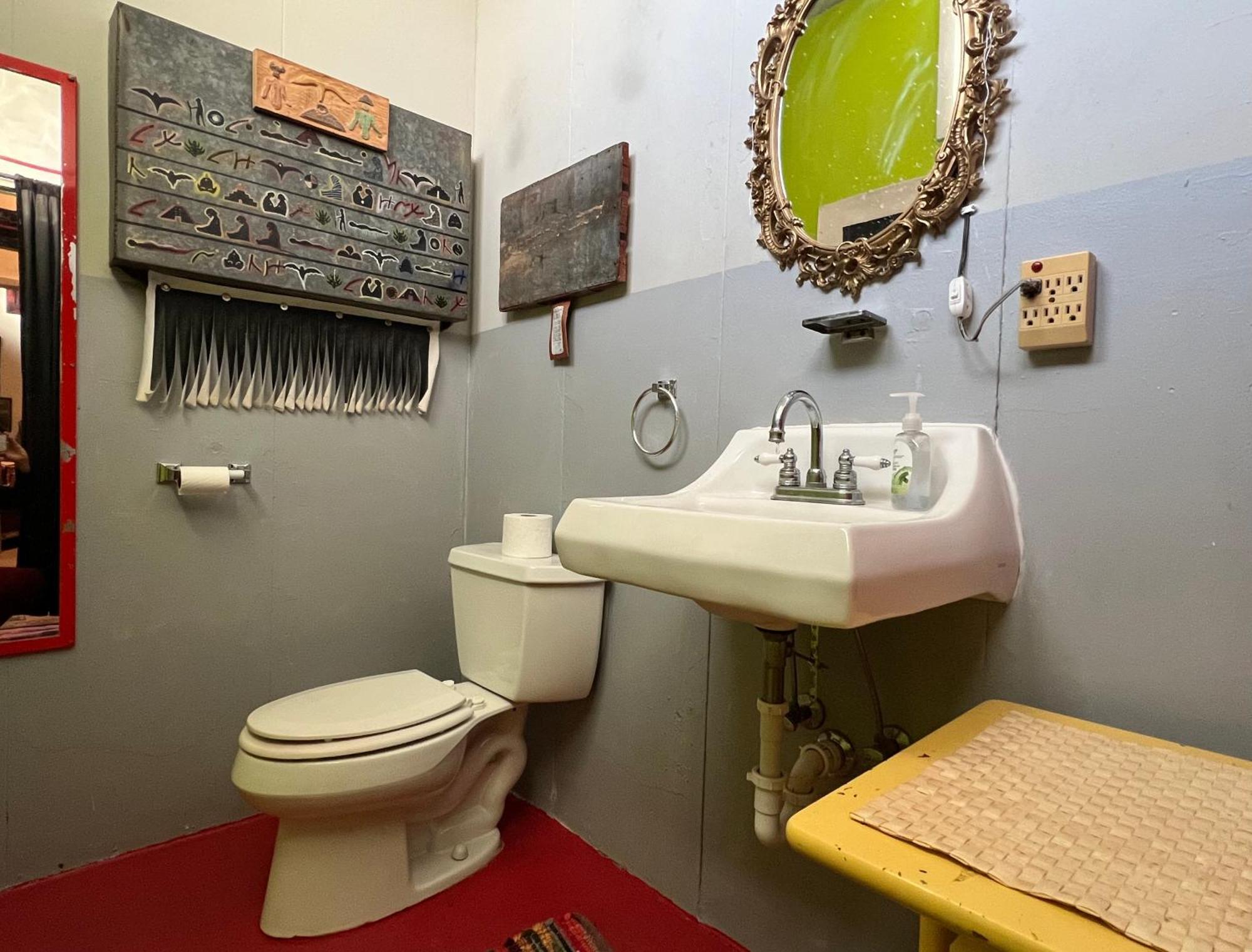 Space Castle: A 1950S Gas Station Transformed Into An Art Themed Wonderland Truth or Consequences Exterior photo